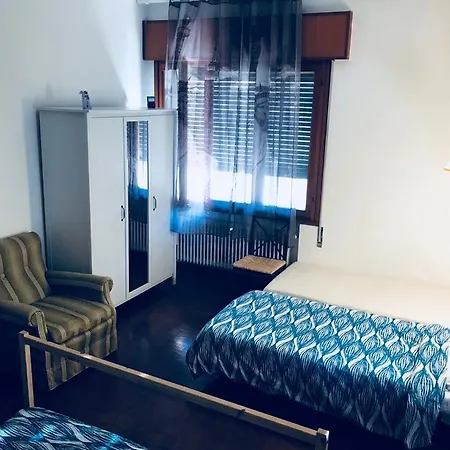 فندق مبيت وإفطار Aleardi *