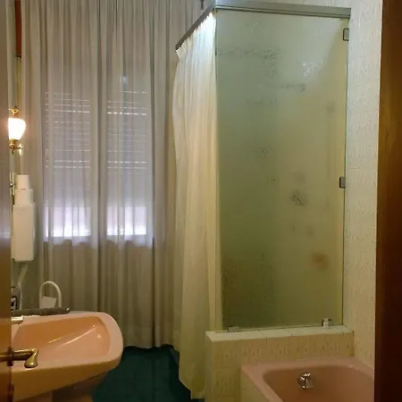 לינה וארוחת בוקר Aleardi *